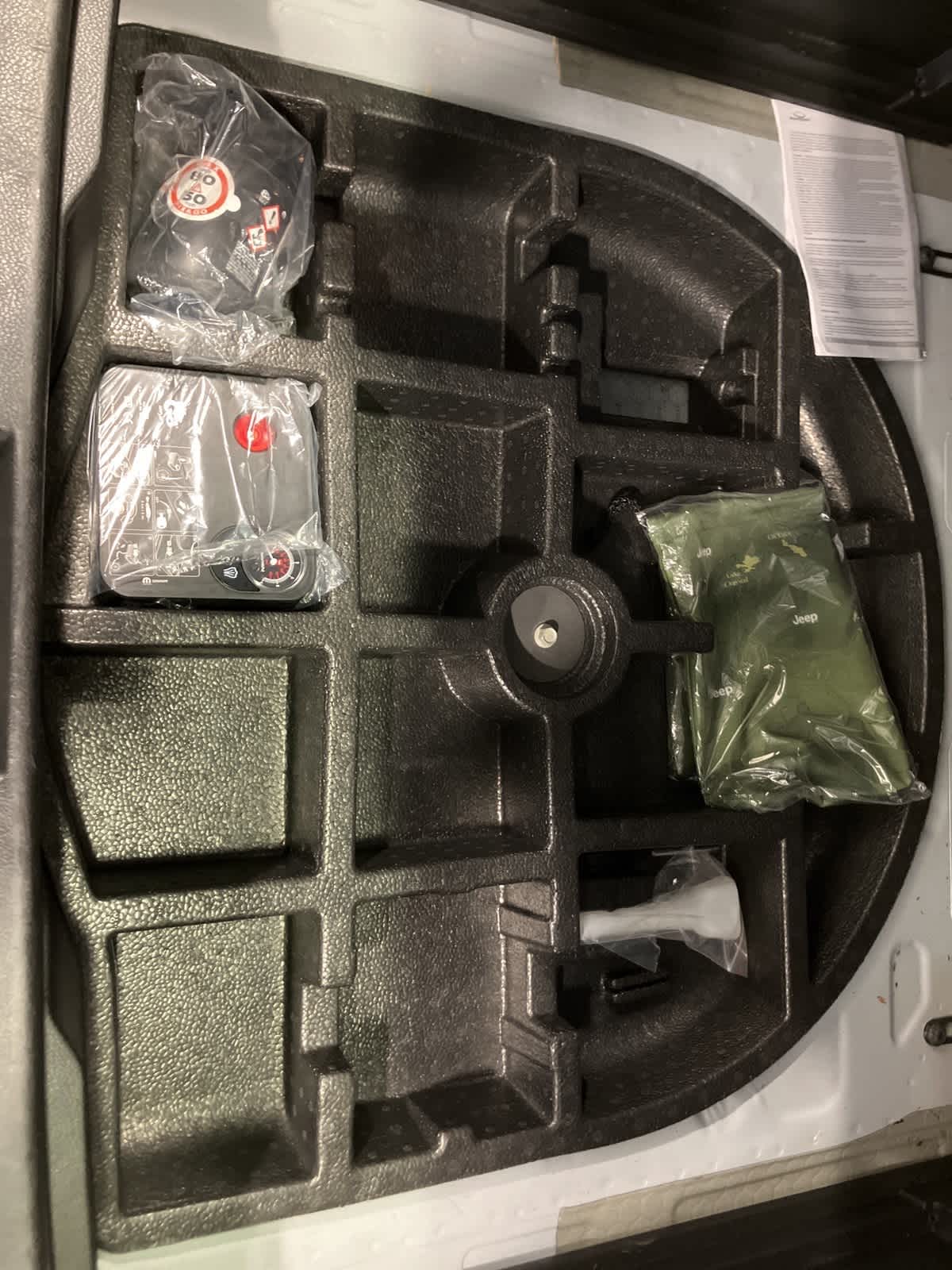 Thumbnail: 2023 Jeep Renegade - 30