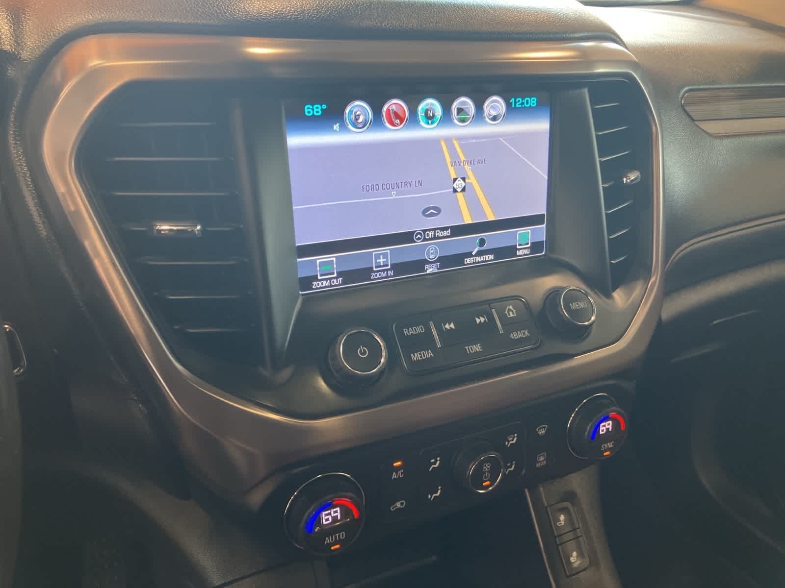 Thumbnail: 2017 GMC Acadia - 19