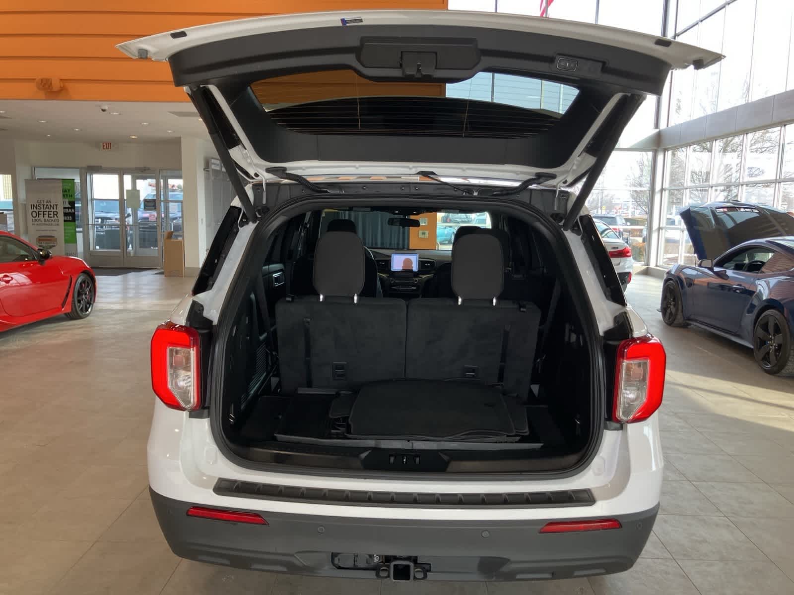 Thumbnail: 2020 Ford Explorer - 25