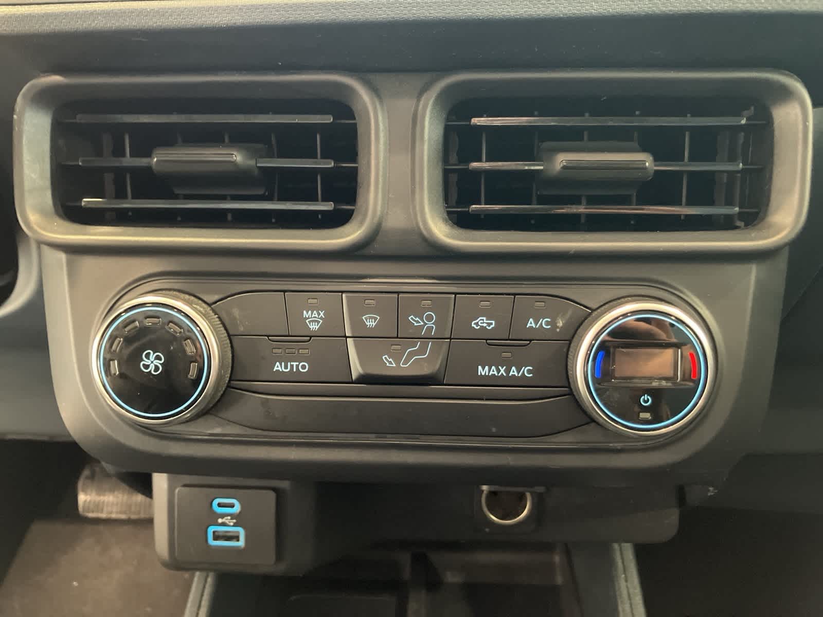 Thumbnail: 2022 Ford Maverick - 18