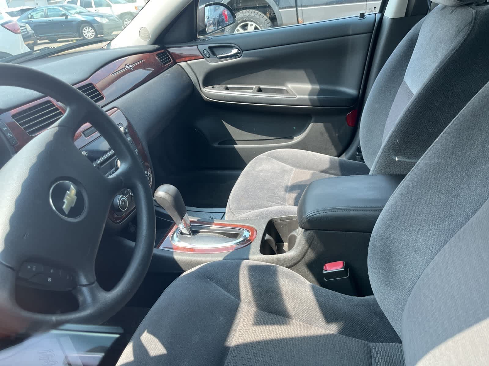 Thumbnail: 2009 Chevrolet Impala - 23