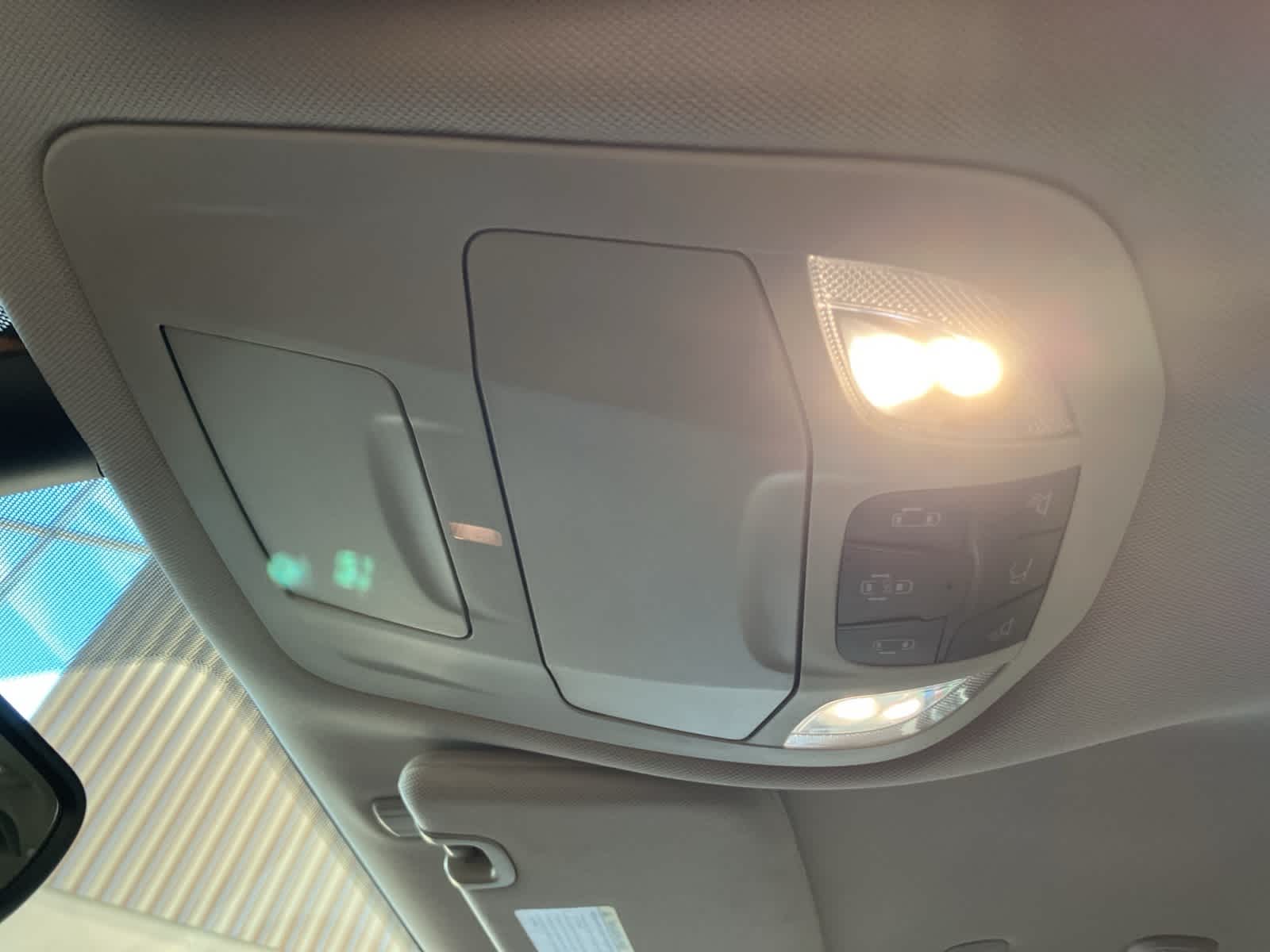 Thumbnail: 2022 Chrysler Pacifica - 23