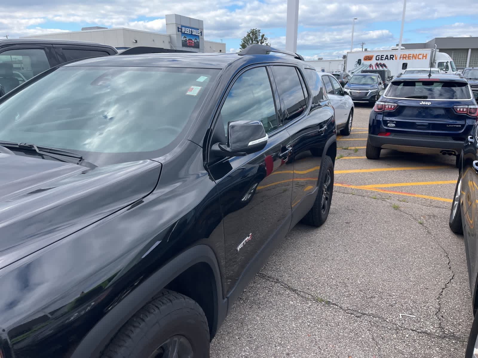 Thumbnail: 2023 GMC Acadia - 5