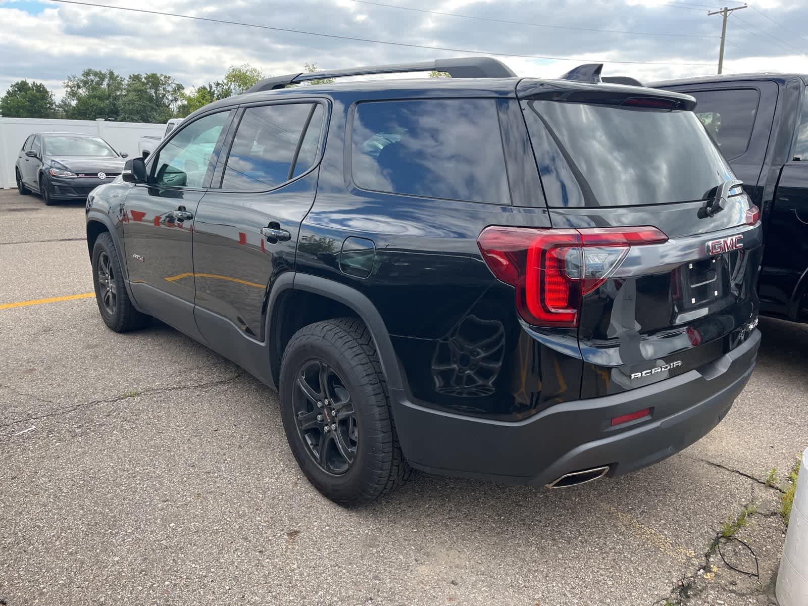Thumbnail: 2023 GMC Acadia - 11