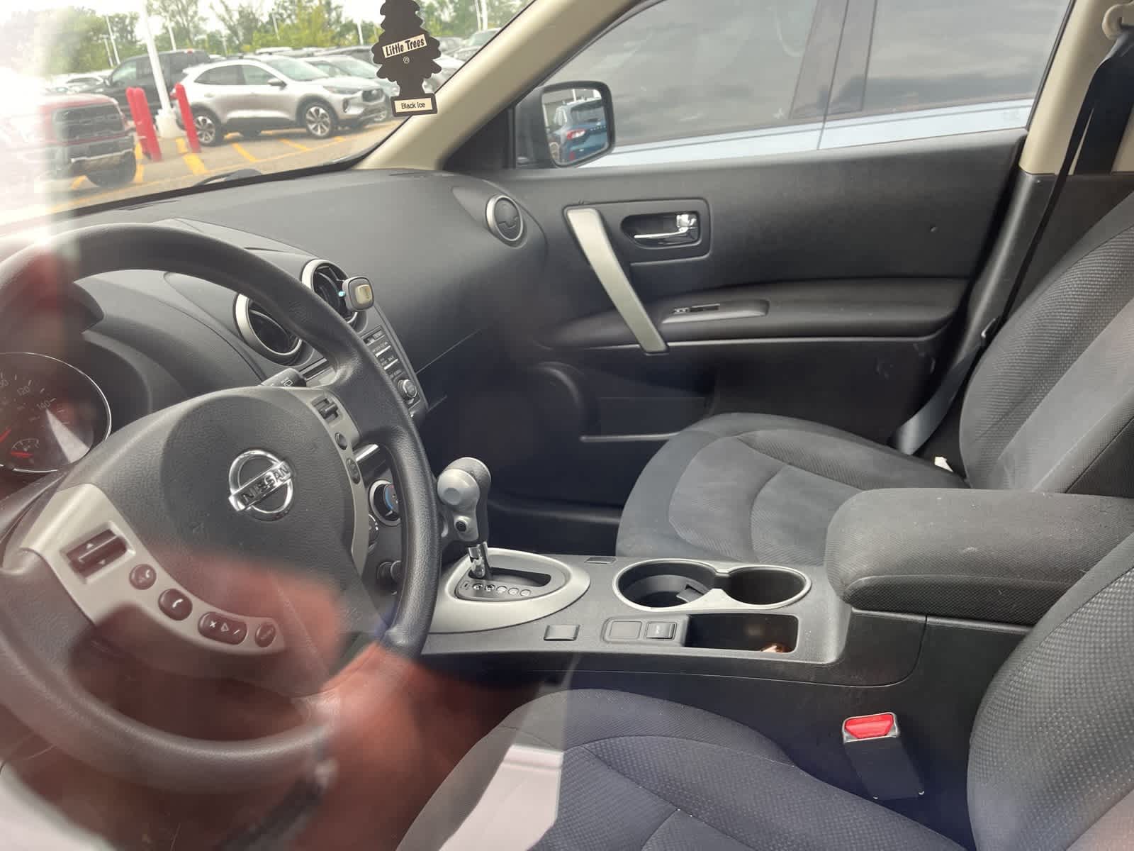 Thumbnail: 2015 Nissan Rogue - 27