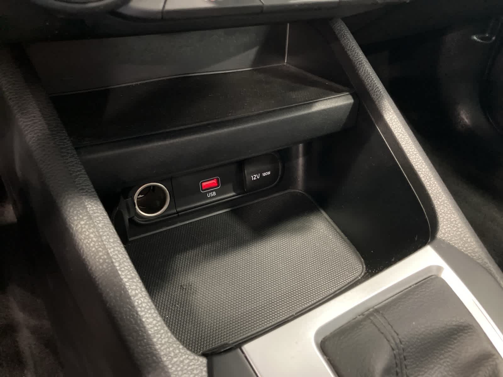 Thumbnail: 2022 Kia Forte - 16