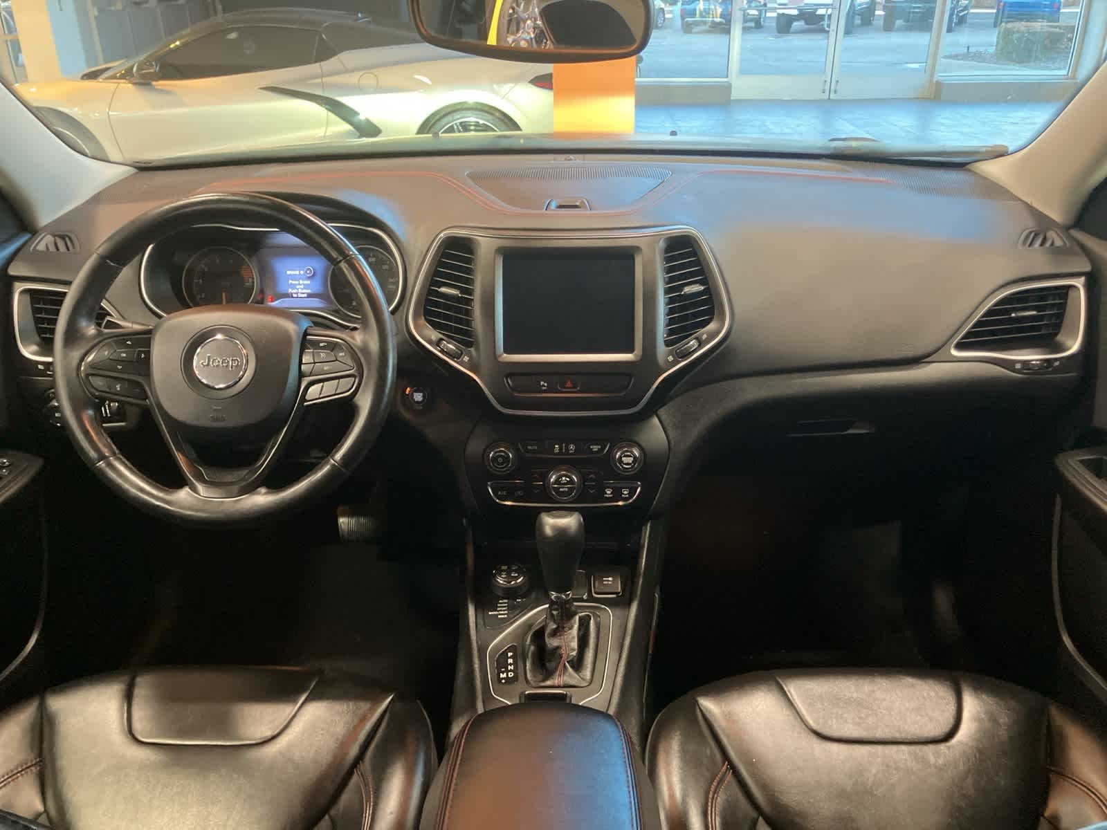 Thumbnail: 2019 Jeep Cherokee - 22