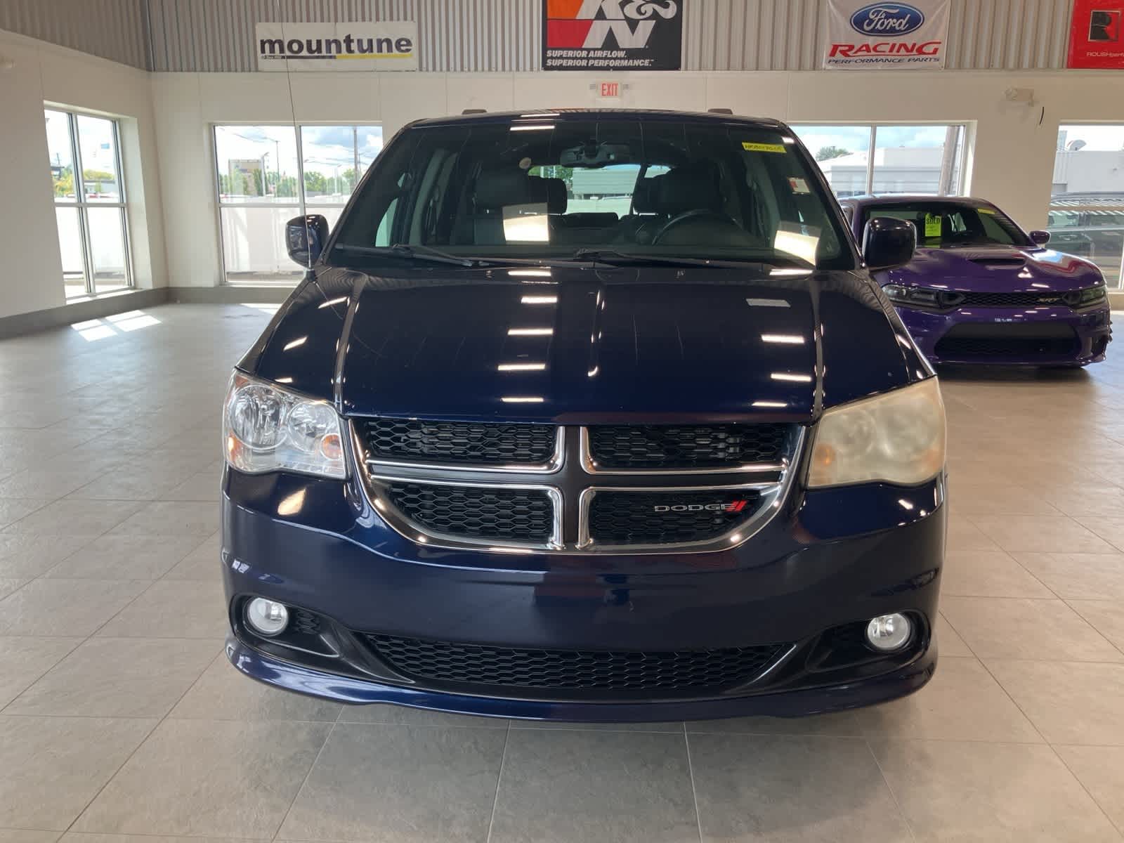 Thumbnail: 2017 Dodge Grand Caravan - 2