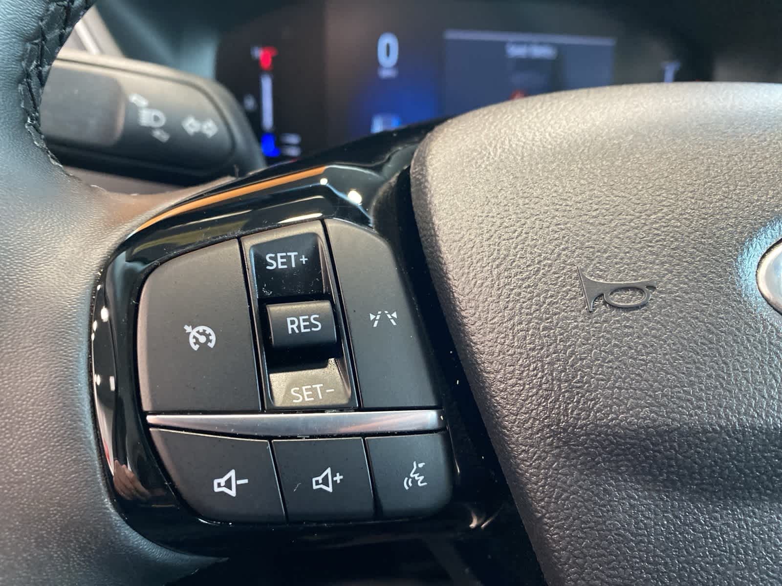 Thumbnail: 2023 Ford Escape - 20