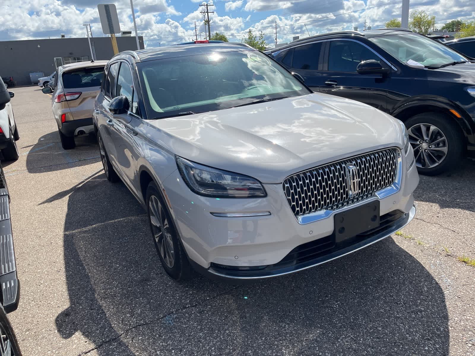 Thumbnail: 2021 Lincoln Corsair - 17