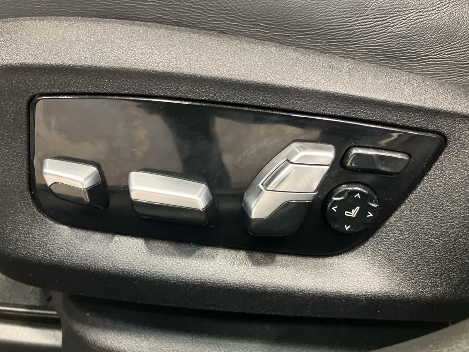 Thumbnail: 2019 BMW M5 - 12