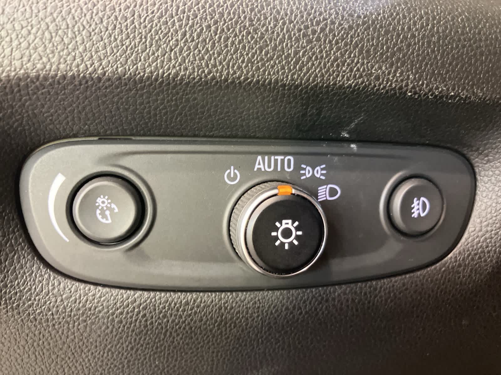 Thumbnail: 2018 Chevrolet Traverse - 18