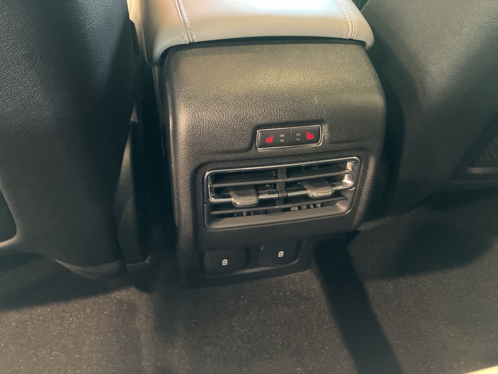 Thumbnail: 2022 Lincoln Corsair - 27