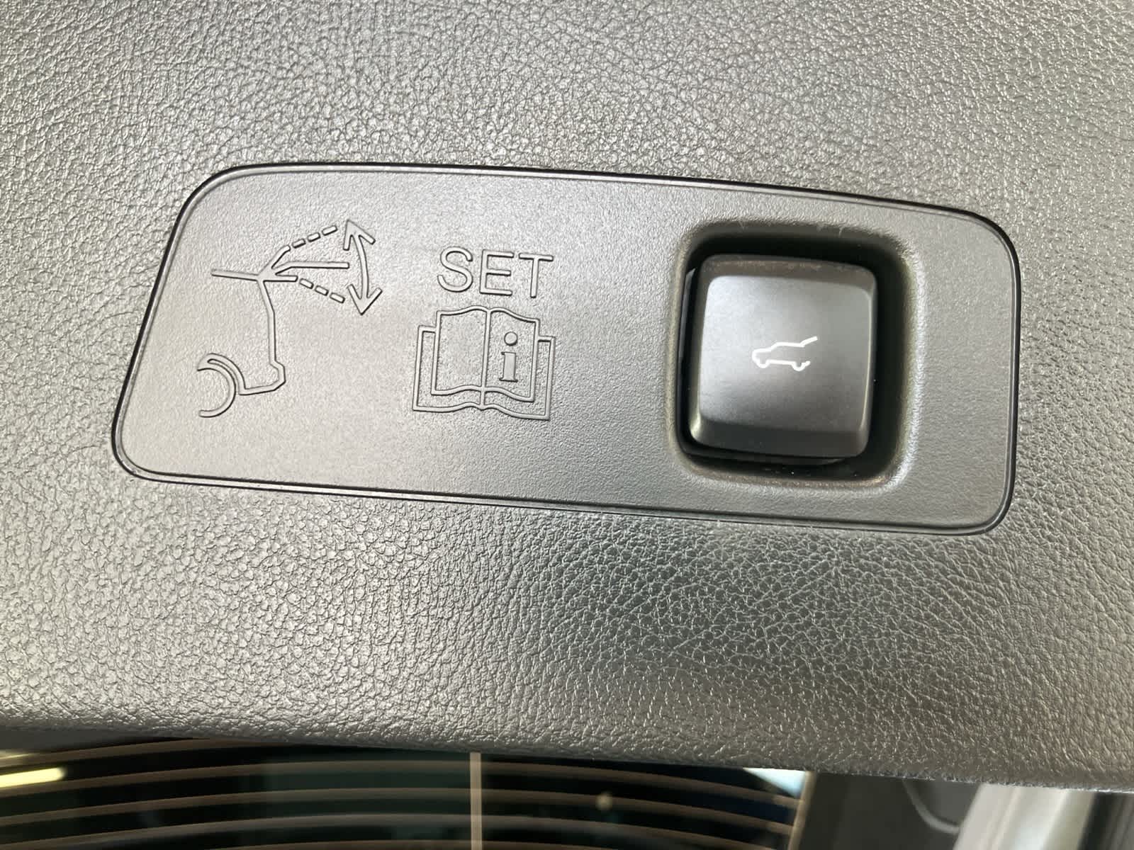 Thumbnail: 2022 Lincoln Corsair - 31