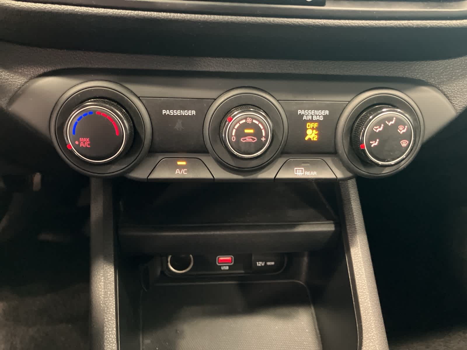 Thumbnail: 2022 Kia Forte - 17