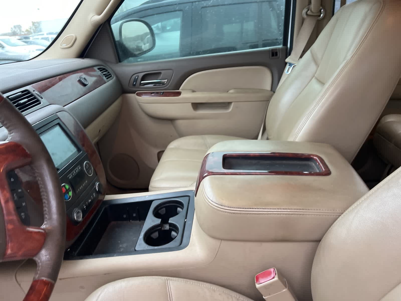 Thumbnail: 2013 Chevrolet Tahoe - 26