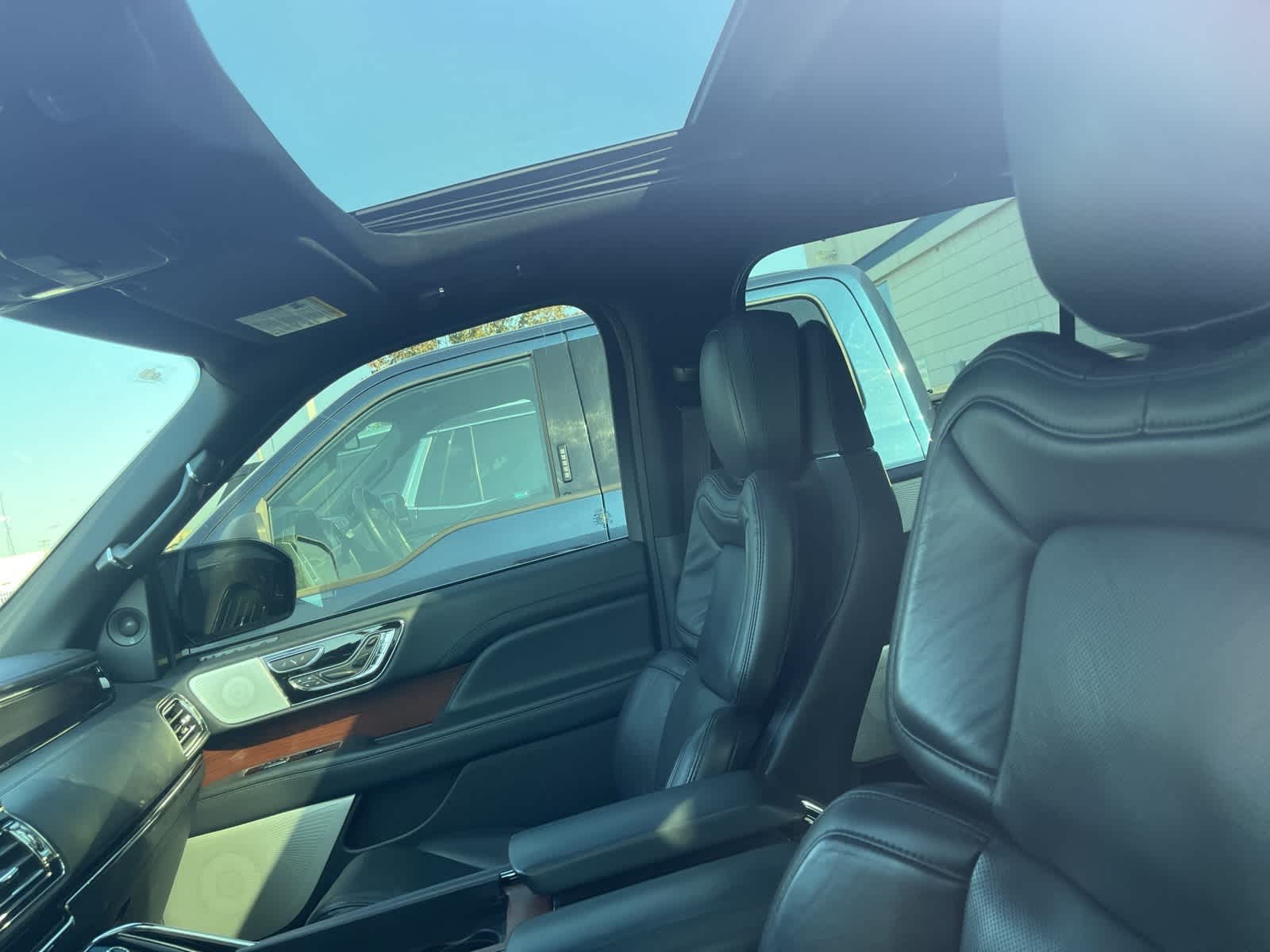 Thumbnail: 2023 Lincoln Navigator - 23