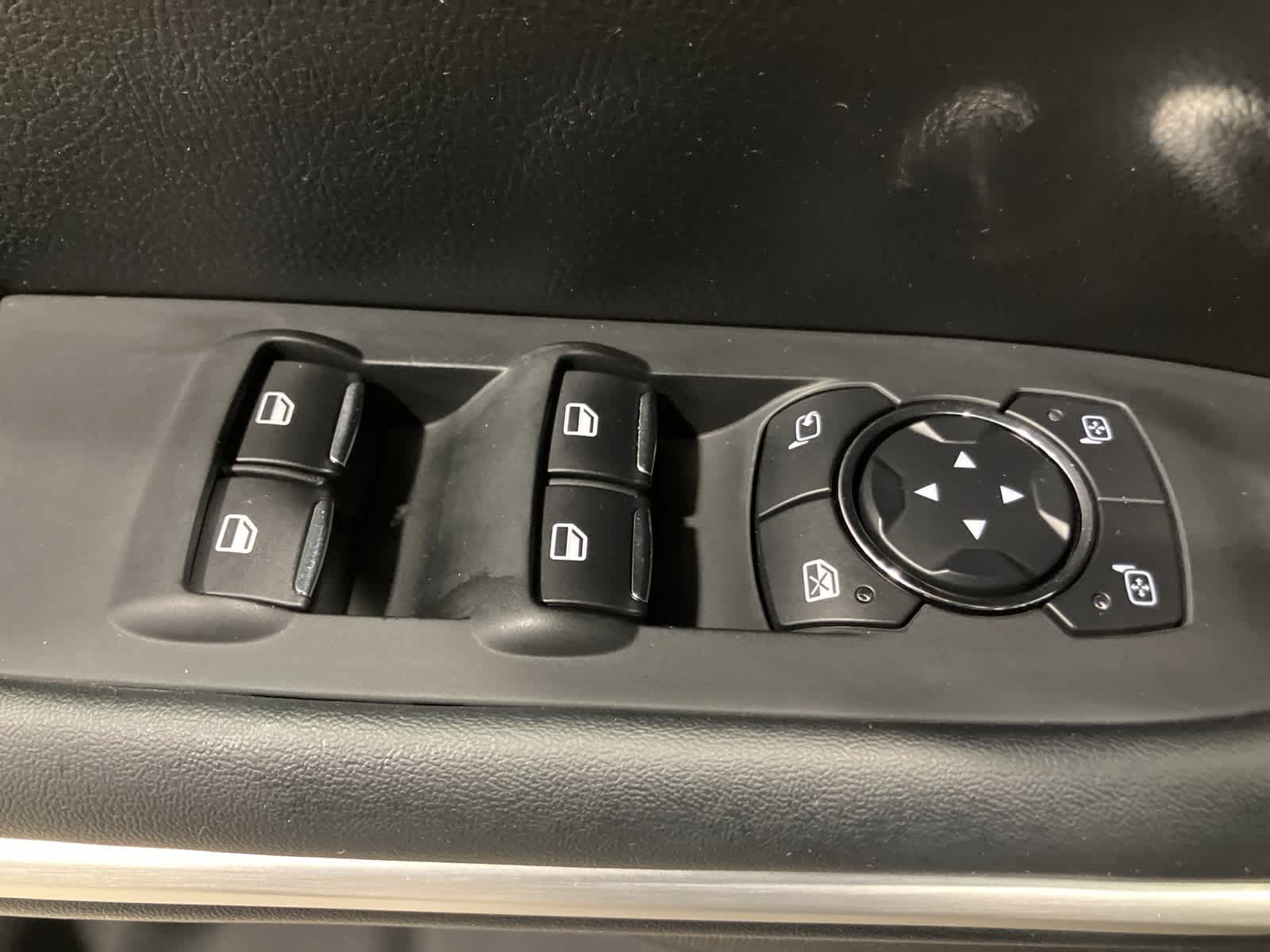 Thumbnail: 2015 Lincoln MKZ - 15