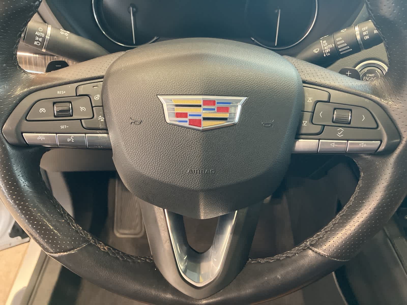 Thumbnail: 2023 Cadillac XT4 - 18