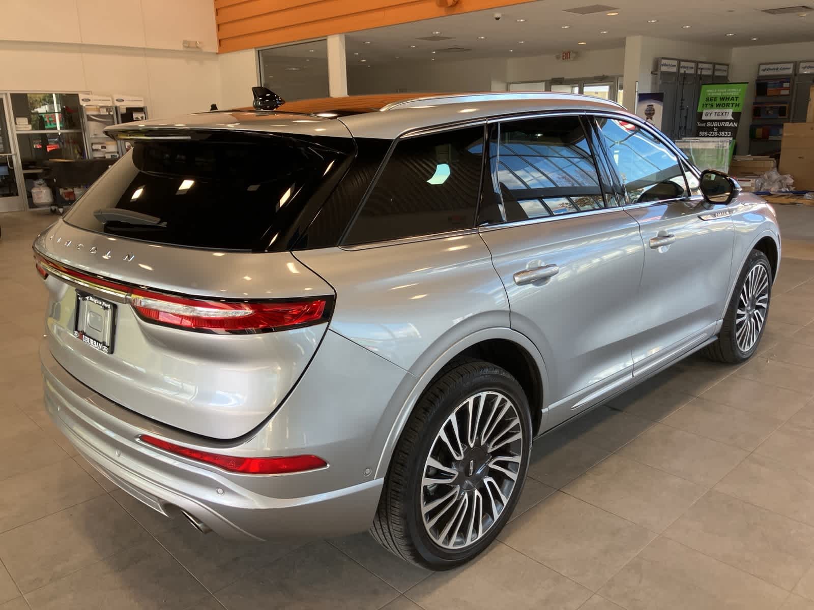 Thumbnail: 2022 Lincoln Corsair - 5