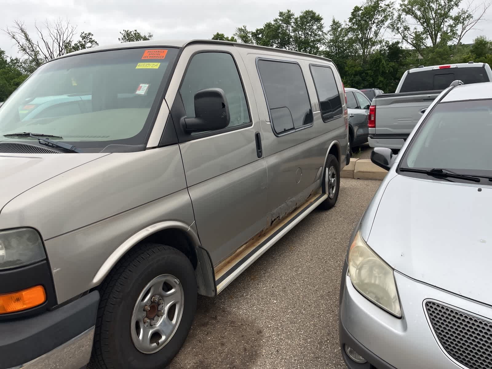 Thumbnail: 2004 GMC Savana - 4