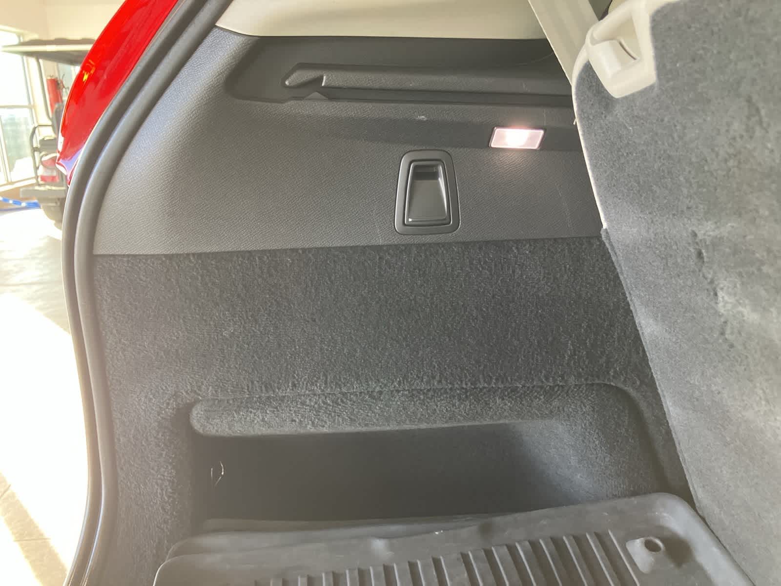 Thumbnail: 2022 Volvo XC90 - 31