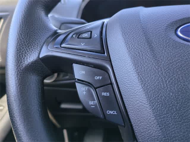 2016 Ford Edge SE 24