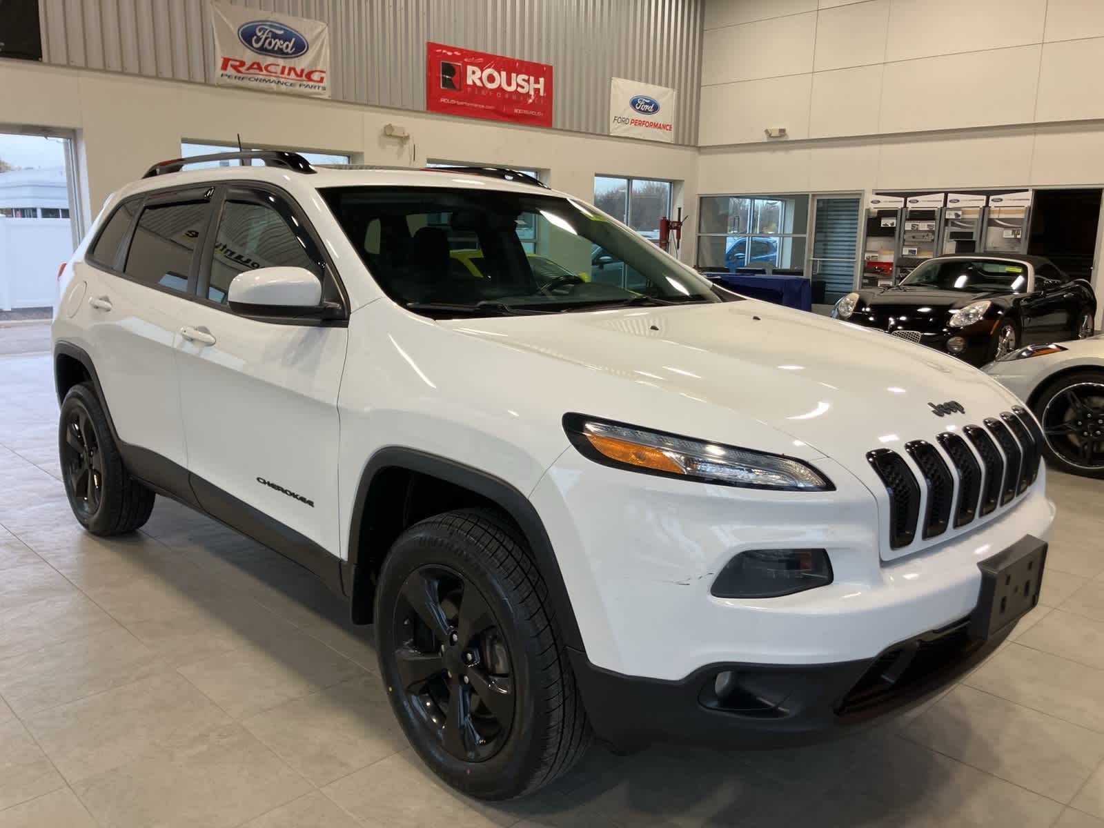 Thumbnail: 2016 Jeep Cherokee - 3