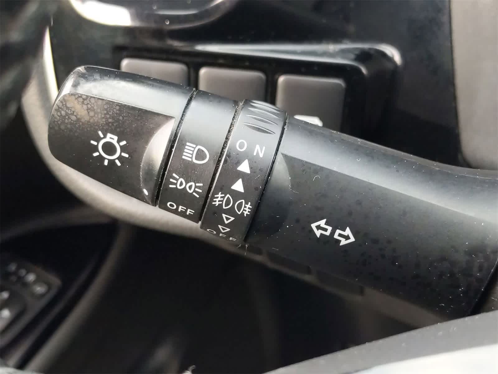 2019 Mitsubishi Outlander LE 27