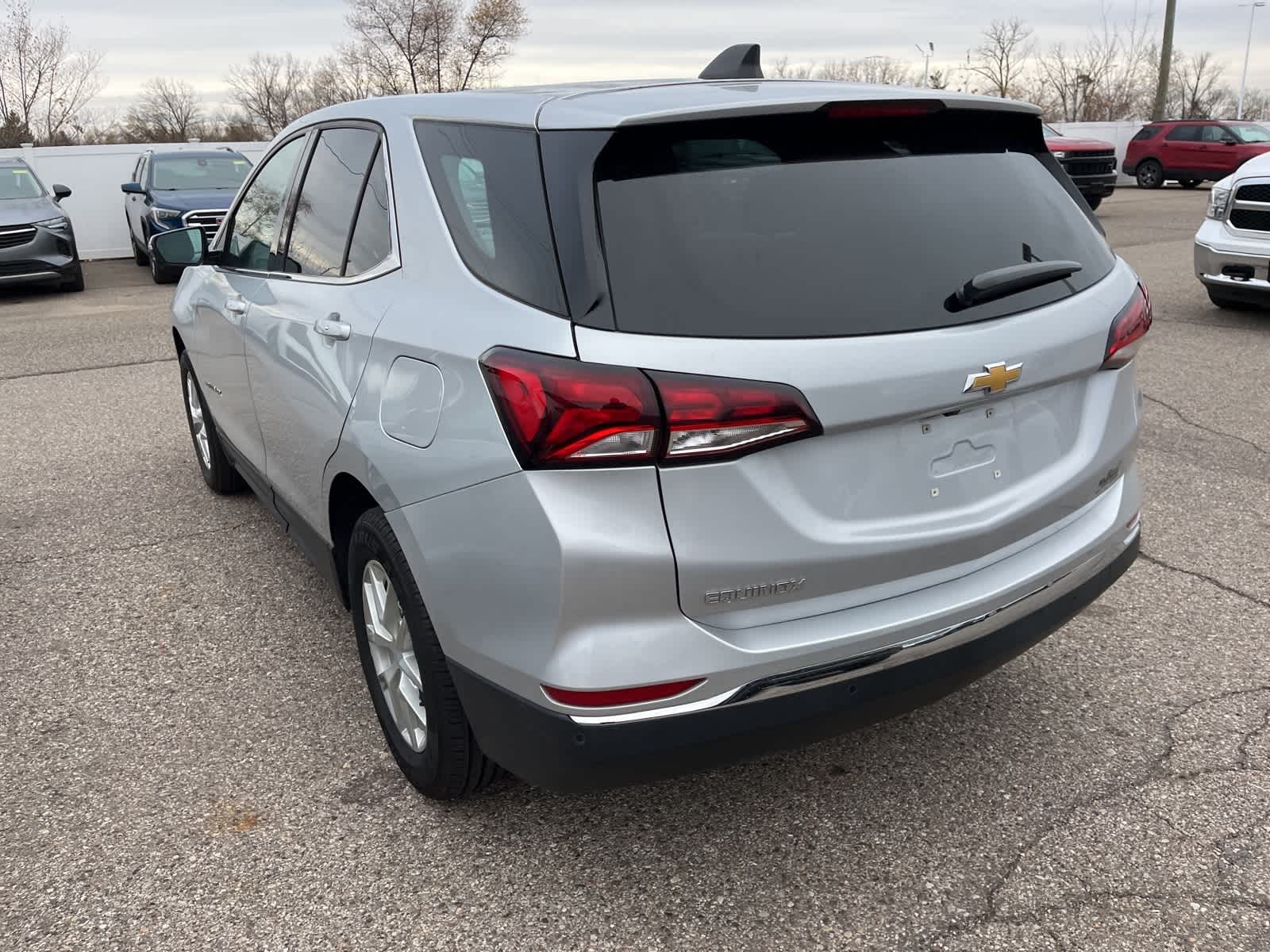 Thumbnail: 2022 Chevrolet Equinox - 10