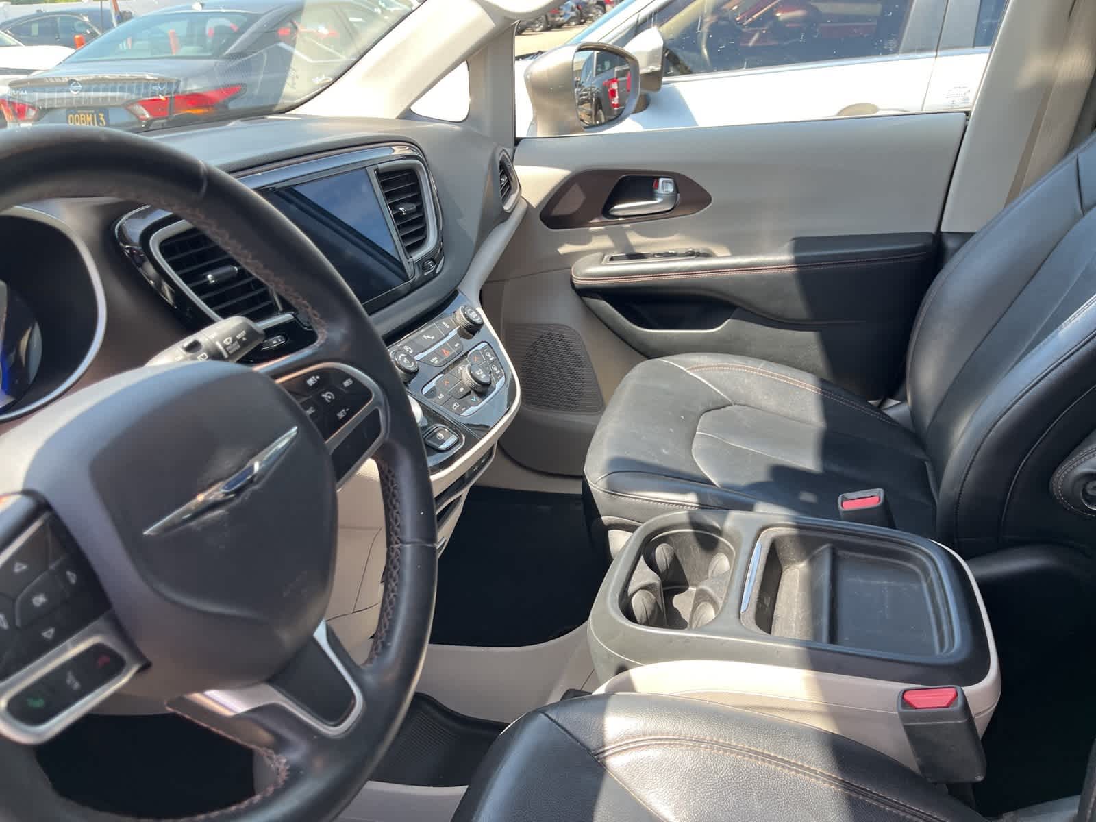 Thumbnail: 2017 Chrysler Pacifica - 24