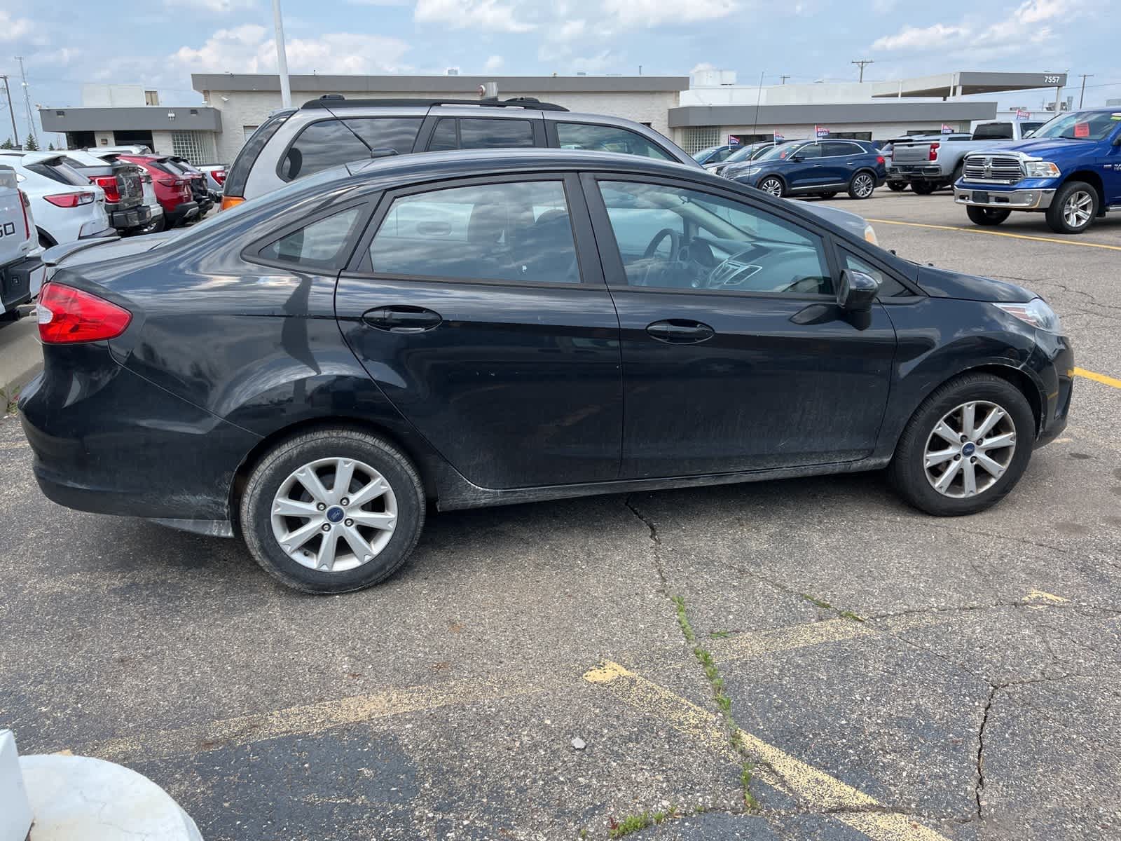 Thumbnail: 2011 Ford Fiesta - 12