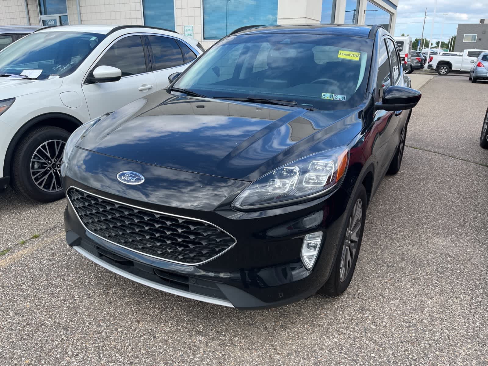 Thumbnail: 2021 Ford Escape - 3