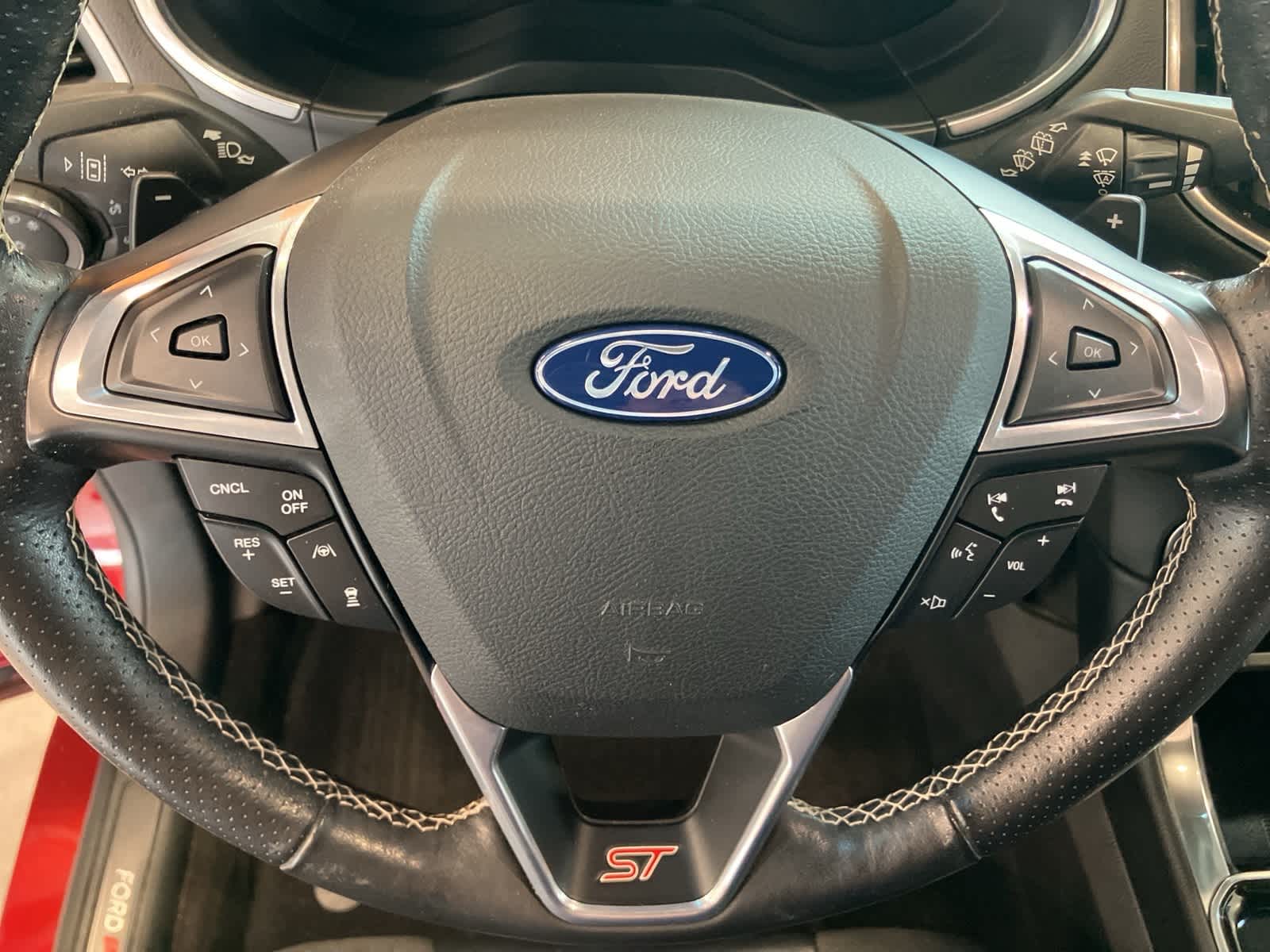 Thumbnail: 2019 Ford Edge - 15