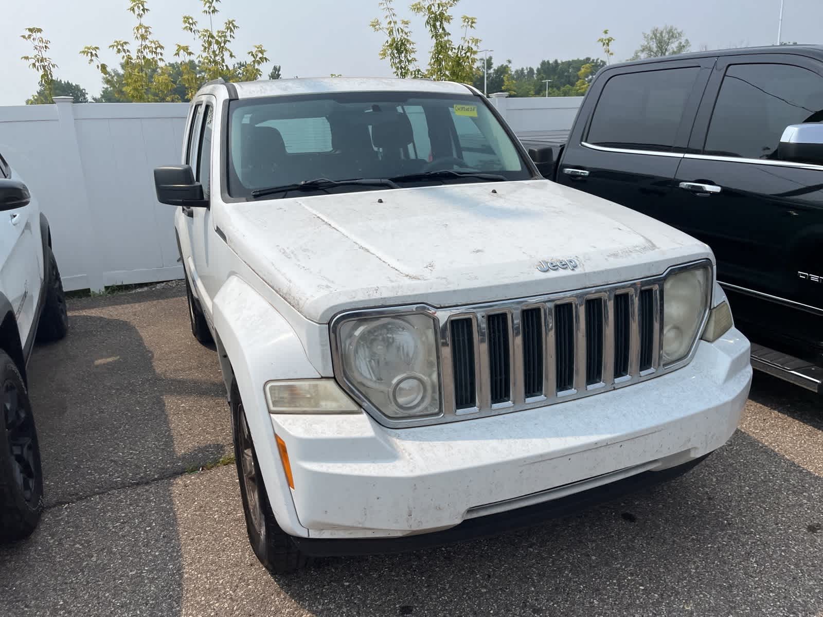 Thumbnail: 2012 Jeep Liberty - 16