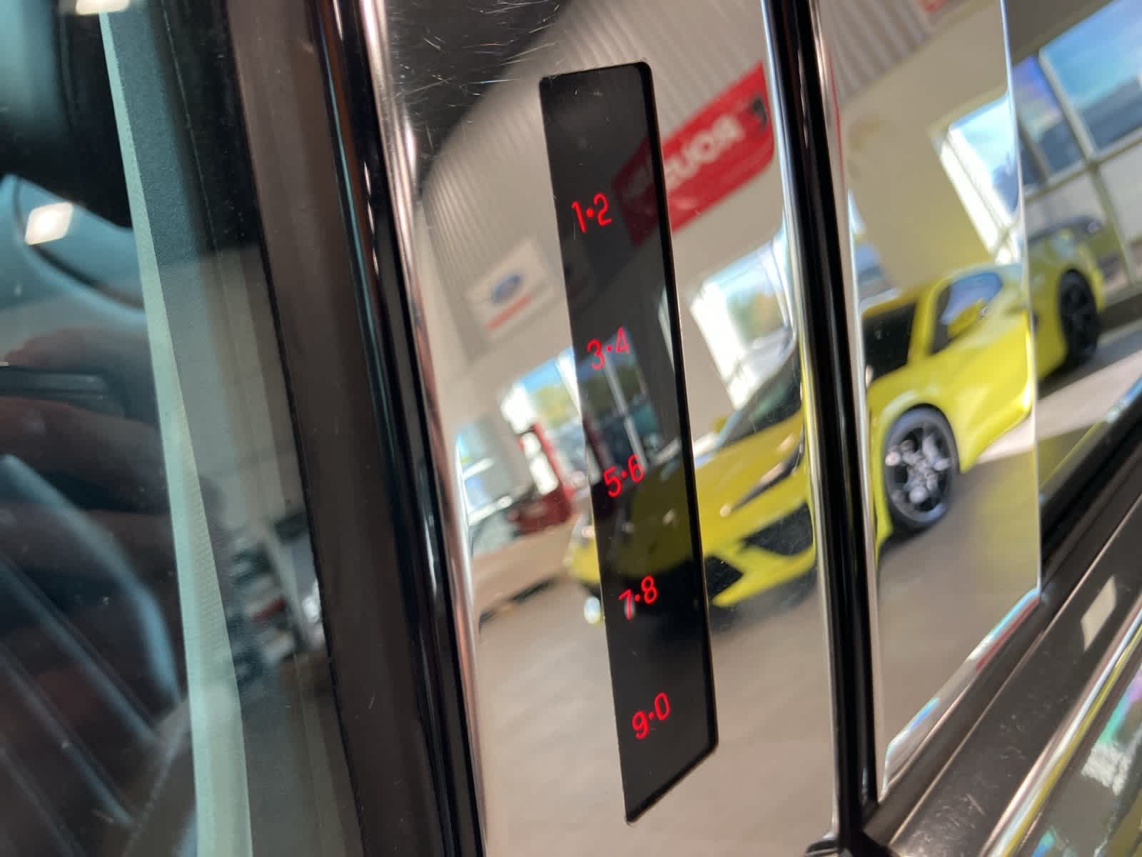 Thumbnail: 2019 Ford Edge - 10