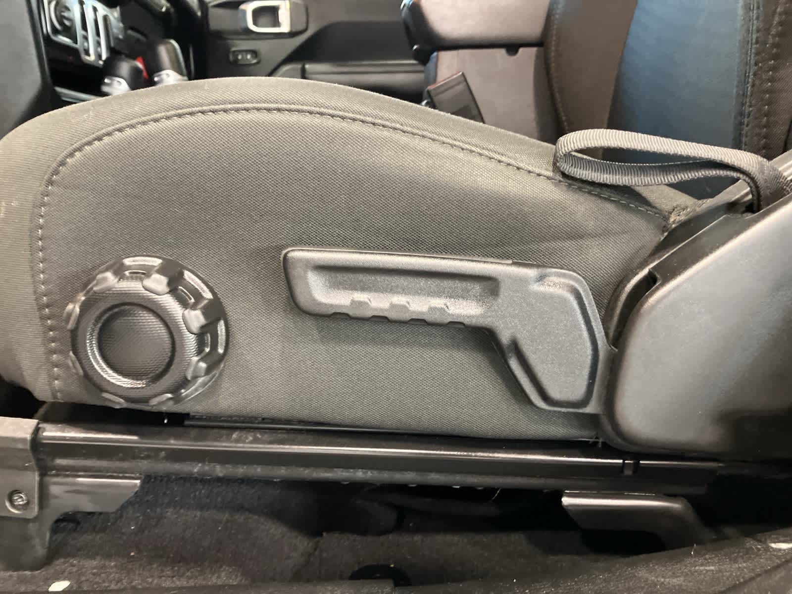 Thumbnail: 2022 Jeep Wrangler - 11