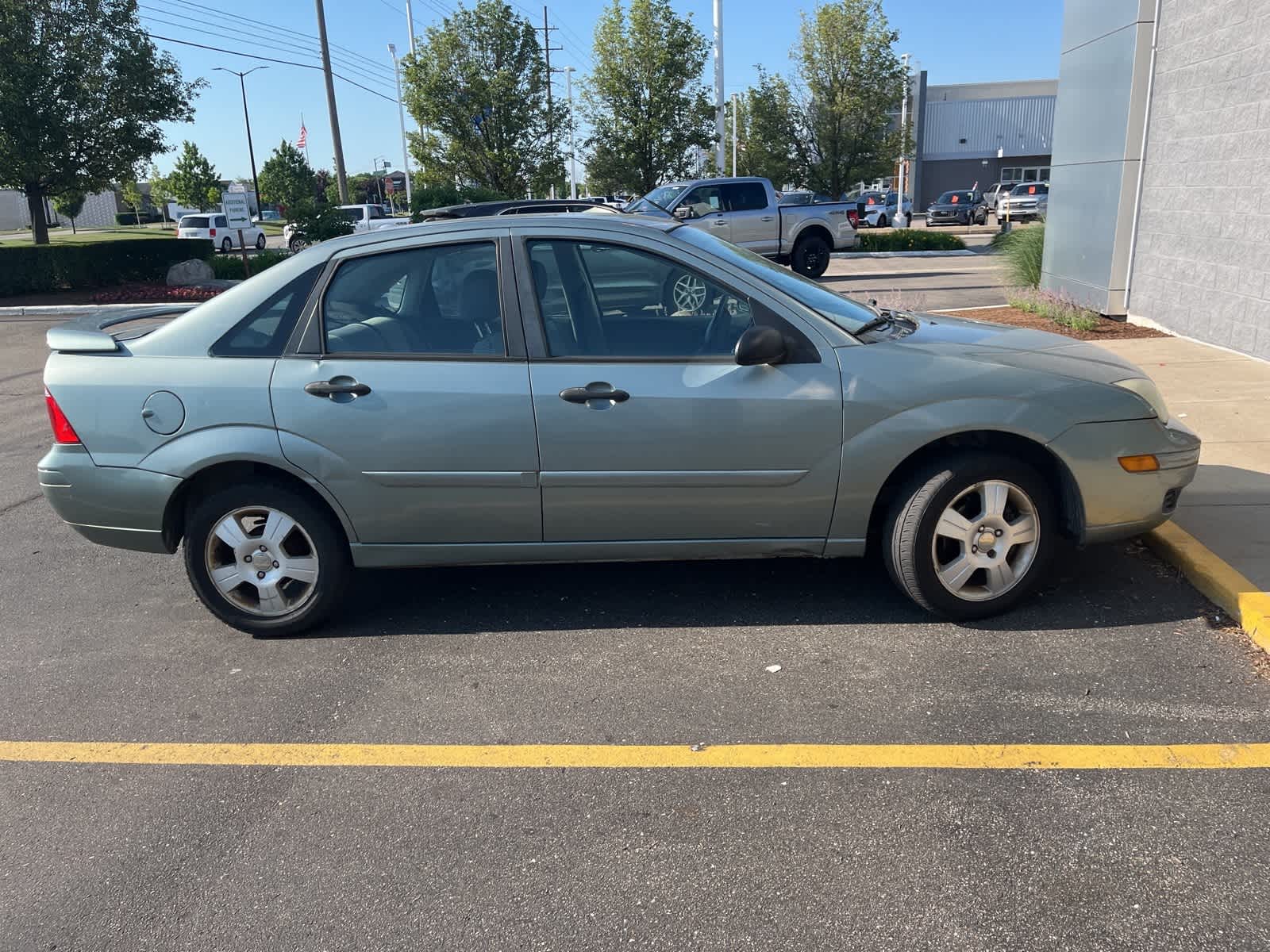 Thumbnail: 2006 Ford Focus - 16