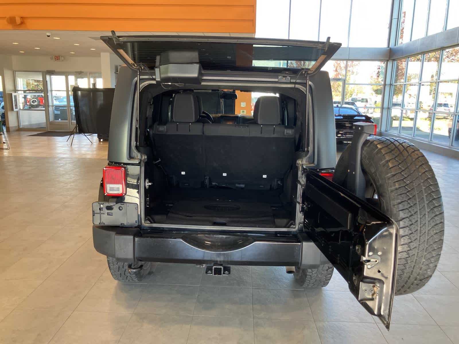 Thumbnail: 2016 Jeep Wrangler - 25