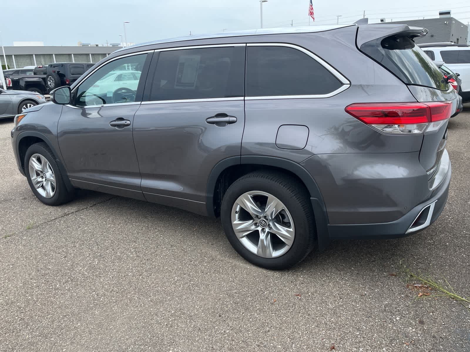 Thumbnail: 2018 Toyota Highlander - 8