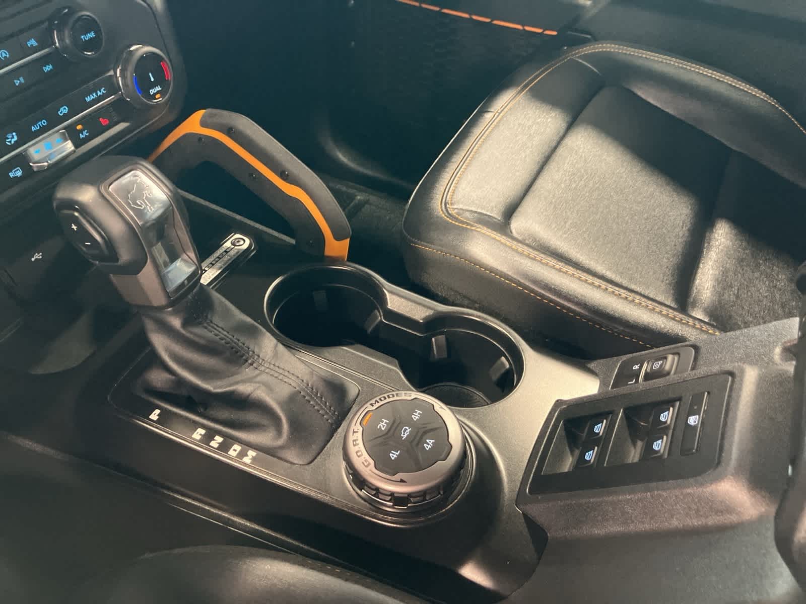 Thumbnail: 2022 Ford Bronco - 18