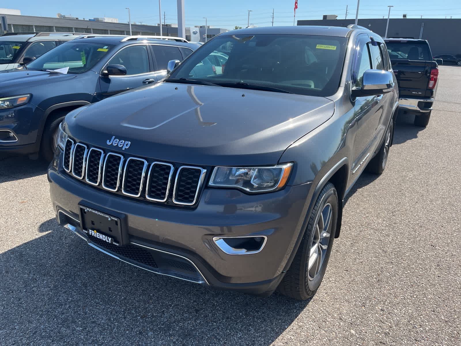 Thumbnail: 2017 Jeep Grand Cherokee - 3