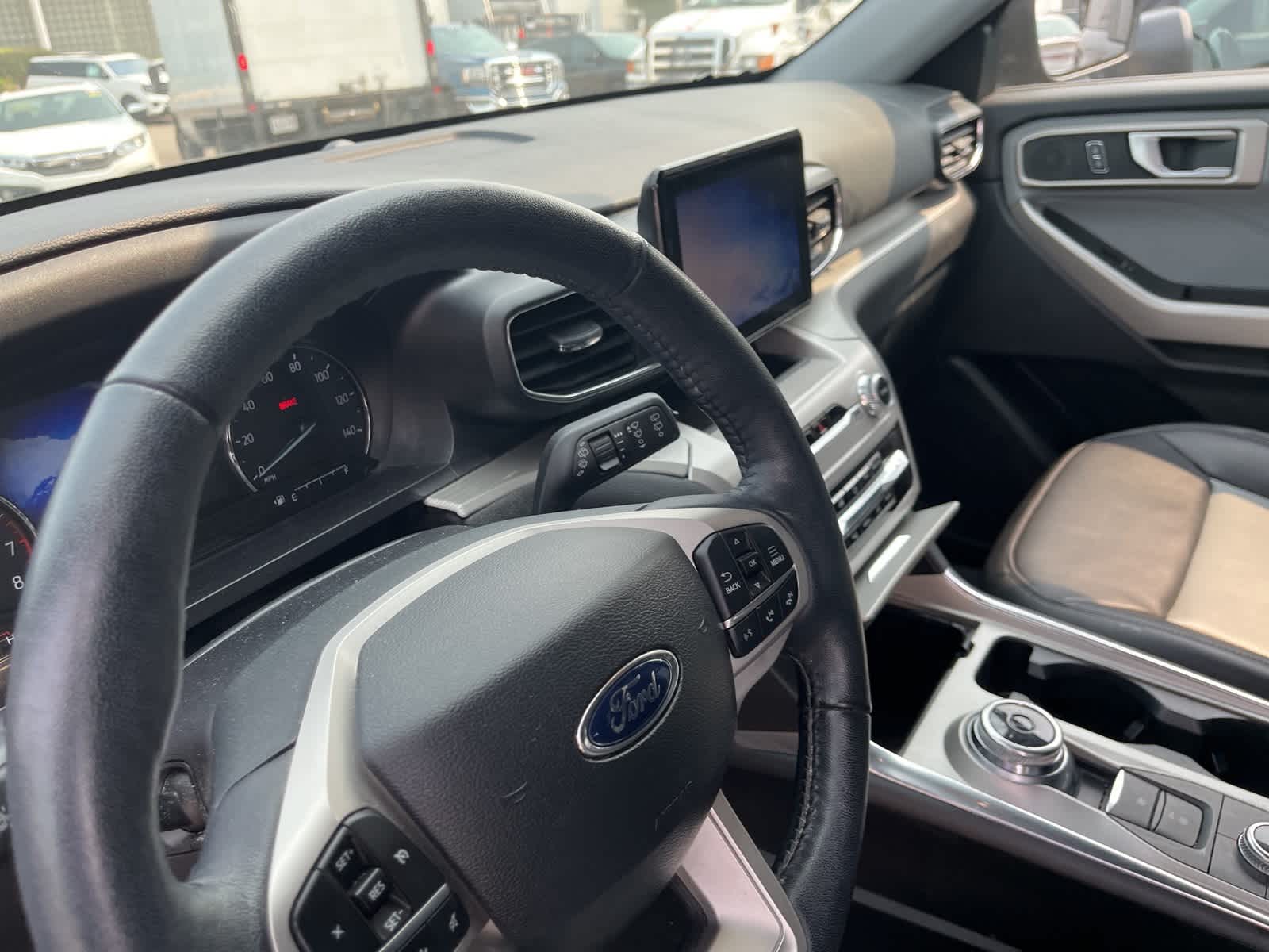 Thumbnail: 2023 Ford Explorer - 25