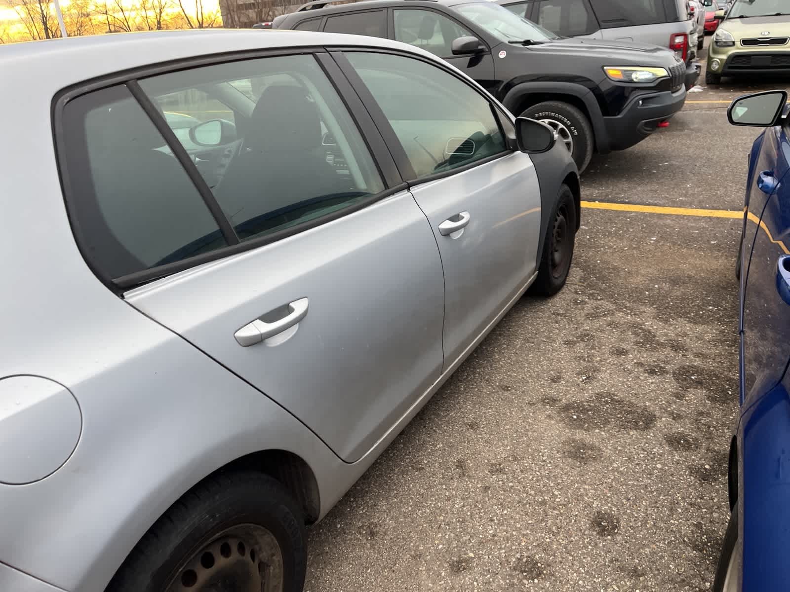 Thumbnail: 2010 Volkswagen Golf - 16