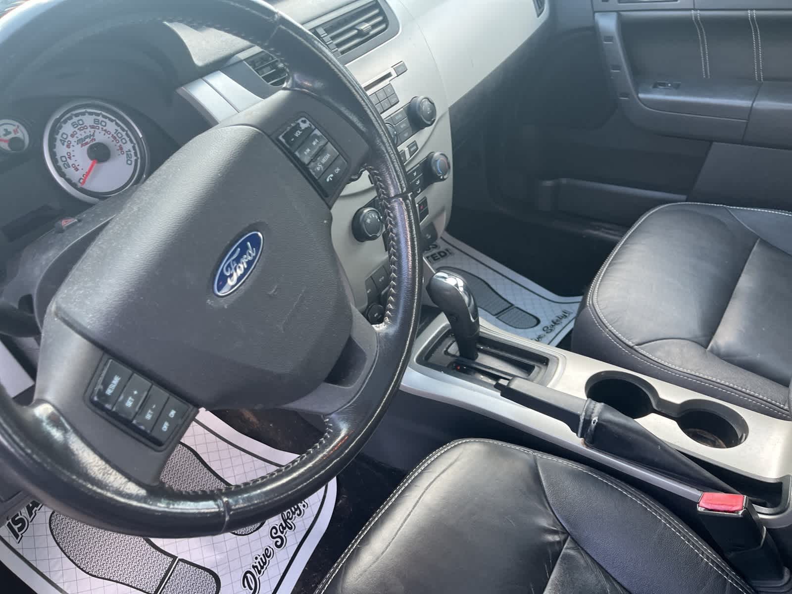 Thumbnail: 2011 Ford Focus - 27