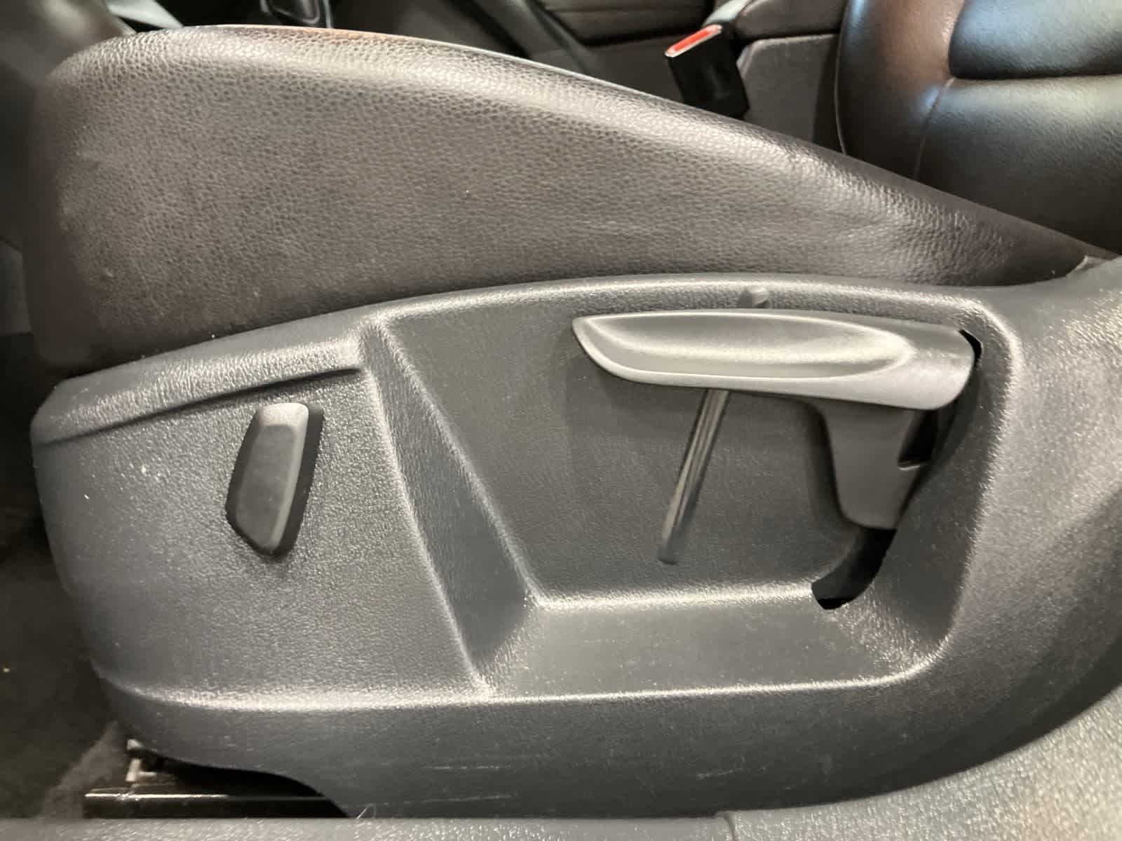 Thumbnail: 2013 Volkswagen Tiguan - 11