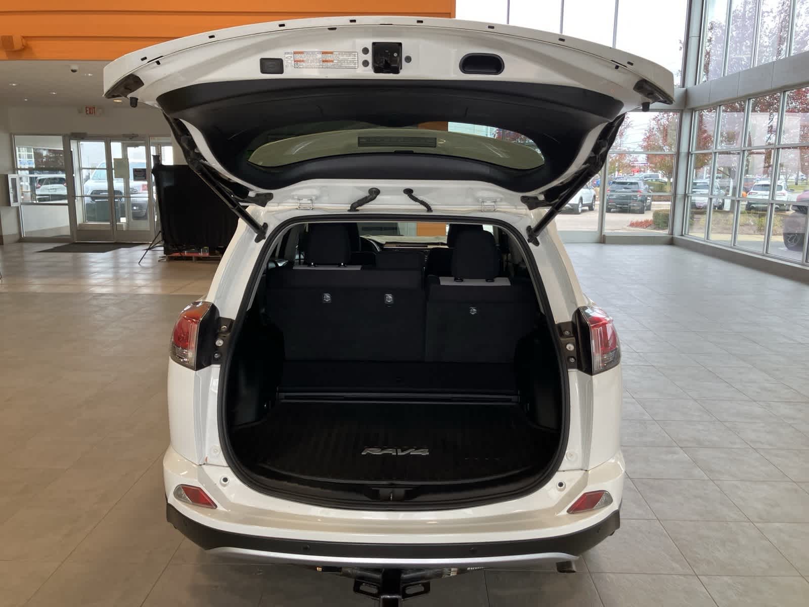 Thumbnail: 2017 Toyota RAV4 - 26