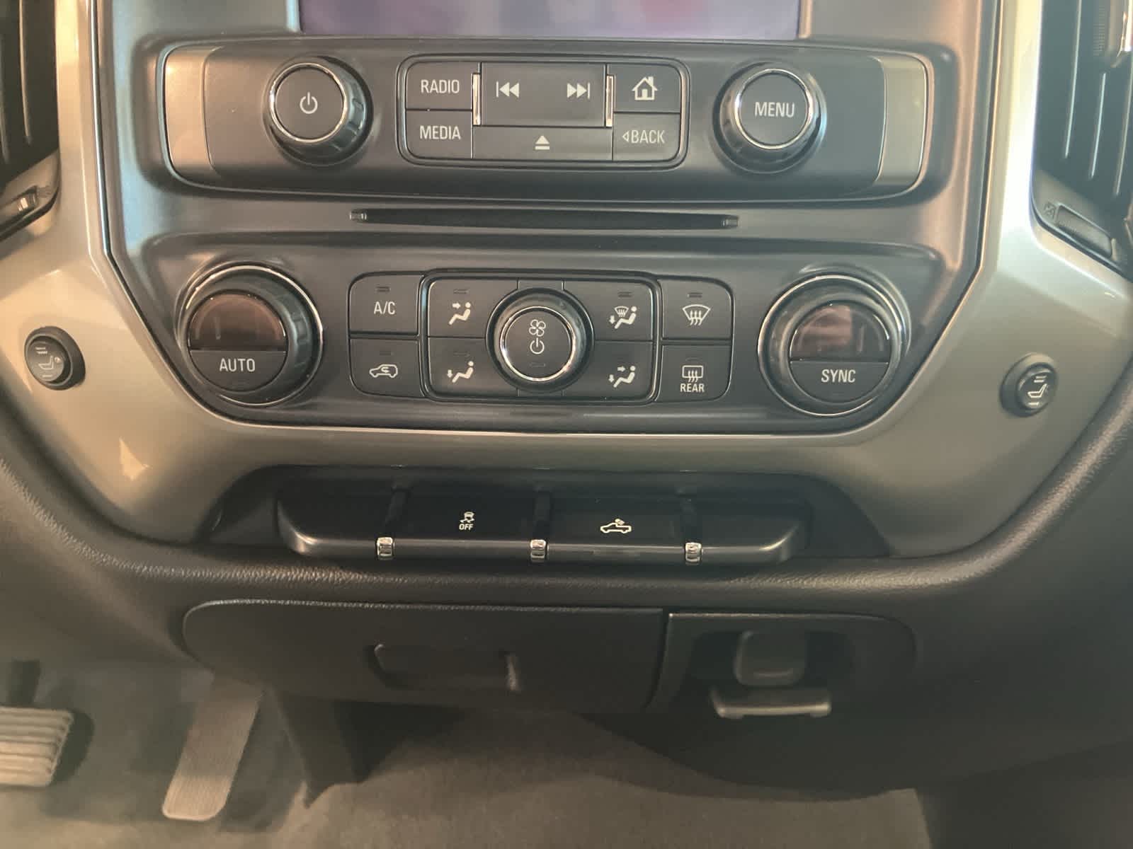 Thumbnail: 2019 Chevrolet Silverado 1500 - 16