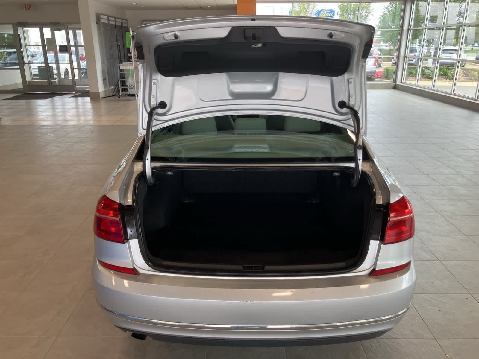 Thumbnail: 2016 Volkswagen Passat - 23