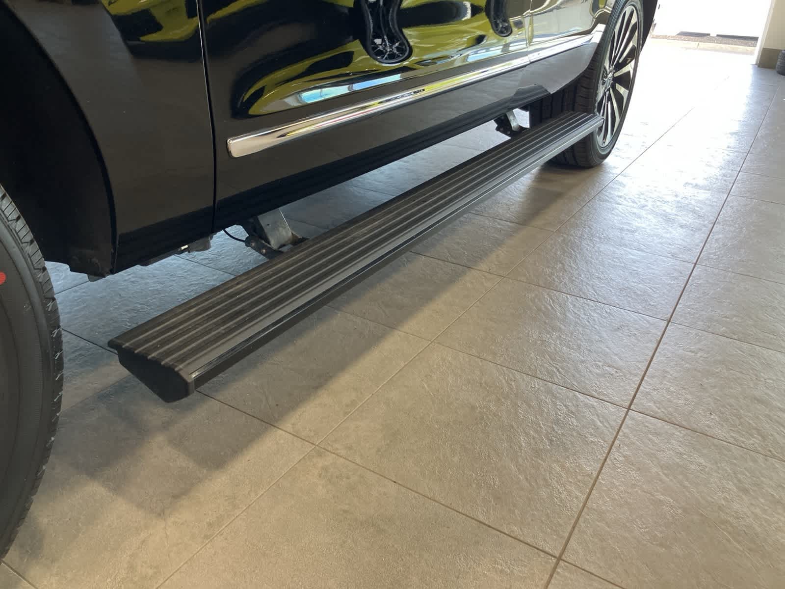 Thumbnail: 2023 Lincoln Navigator - 11